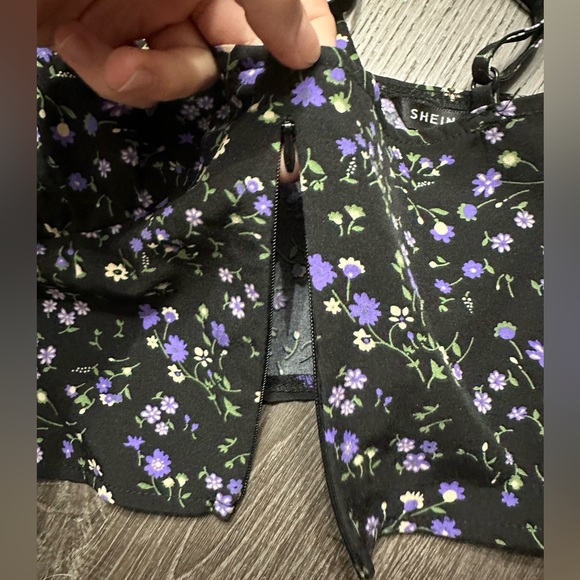 Crop top - Picture 2 of 4